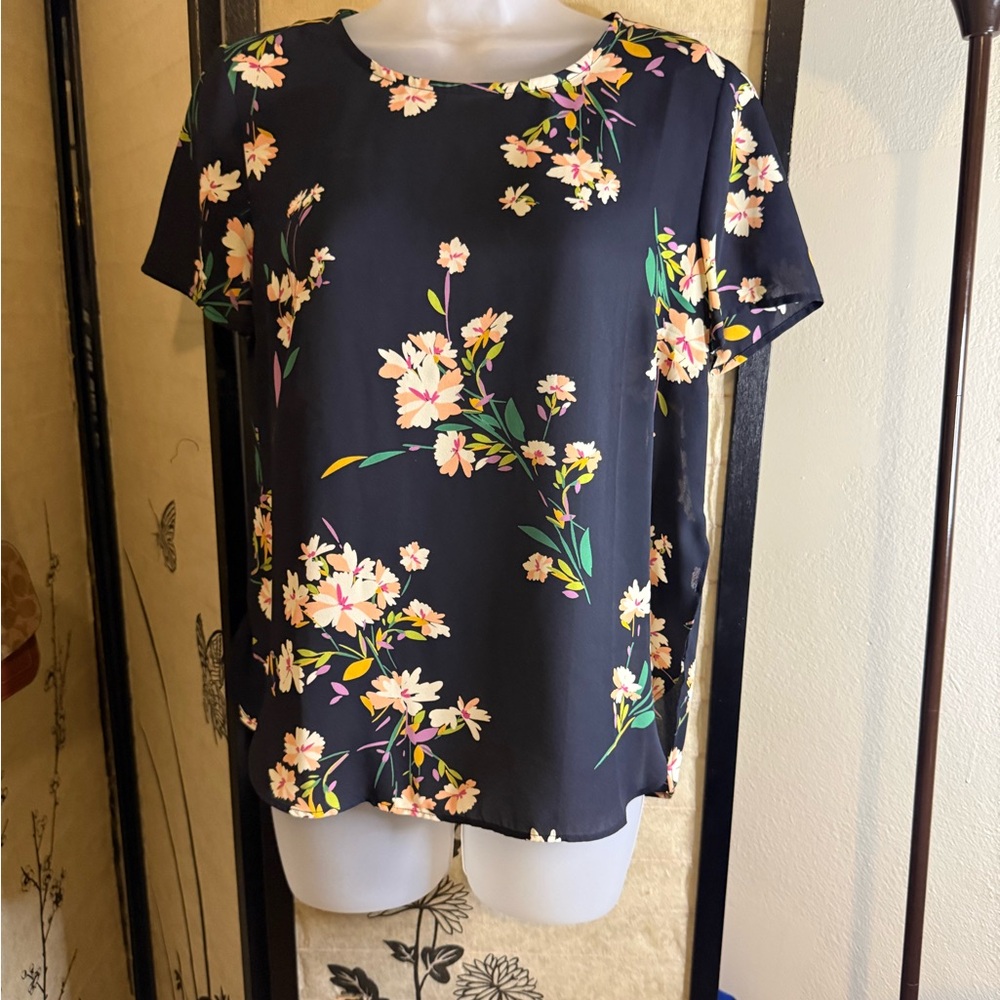 Forever 21 Black Floral Short Sleeve Top